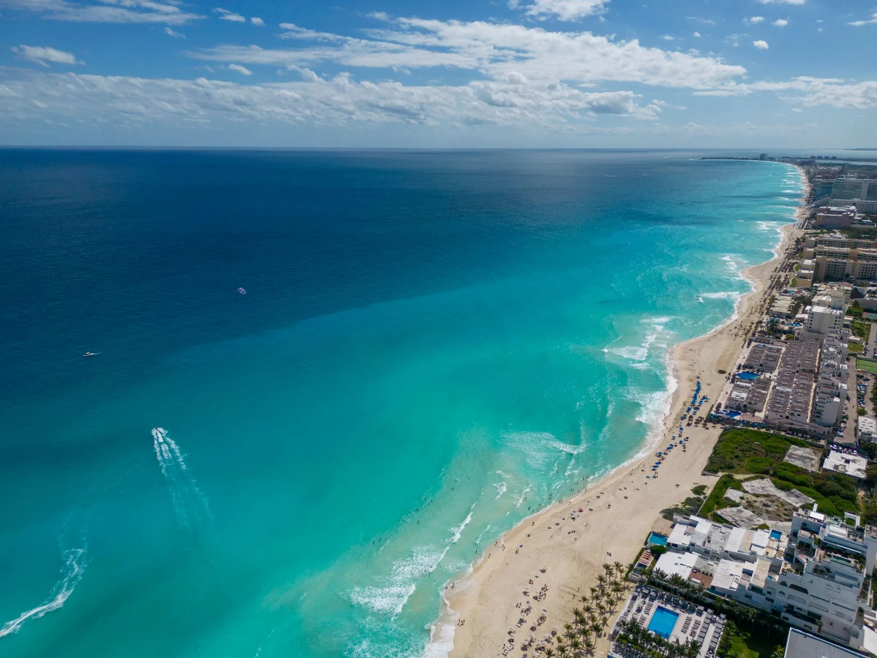 Cancún : grands hôtels et plages immenses